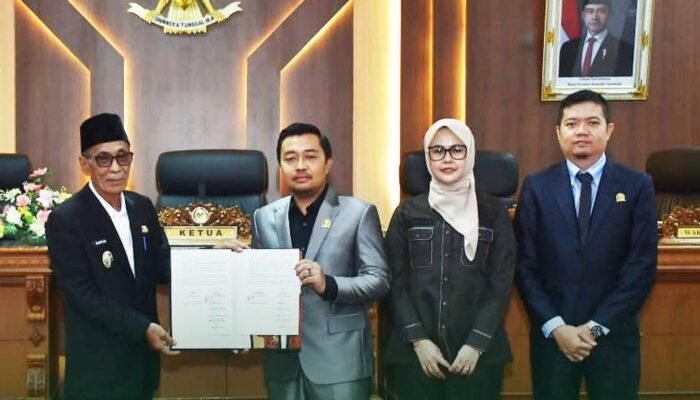 DPRD dan Pemkab Batang Hari Tandatangani Nota Kesepakatan