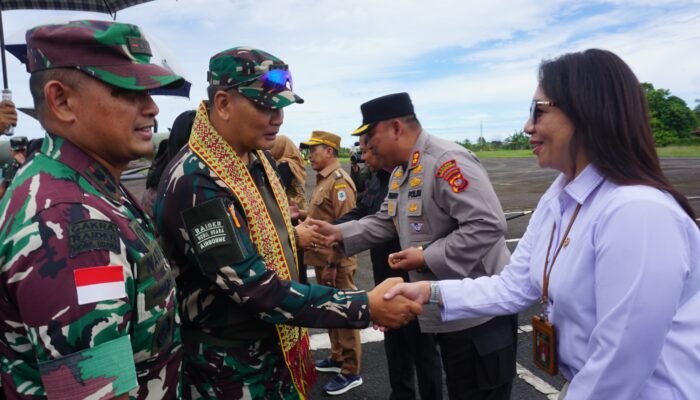 Pangkogabwilhan I Kunker di Kapuas Hulu