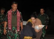 Pangkogabwilhan 1 Kunjungi Satgas Pamtas RI-Malaysia Pos Kotis Nanga Badau Kapuas Hulu