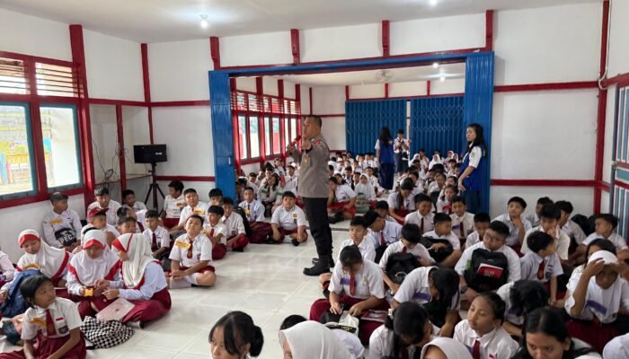 Polsek Putussibau Utara Gelar Penyuluhan di SMPN 1 Putussibau