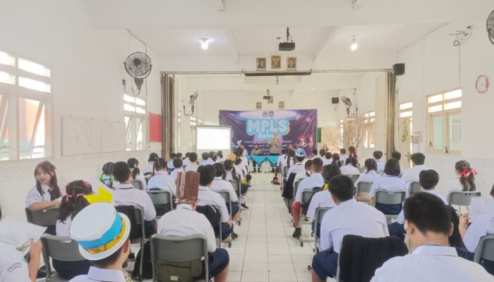 Polisi Edukasi Patuh Berlalu Lintas dan Bahaya Kenakalan Remaja di MPLS
