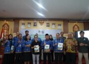 Ajak Cintai Alam, Kapuas Hulu Perkenalkan Buku Pendidikan Lingkungan Hidup