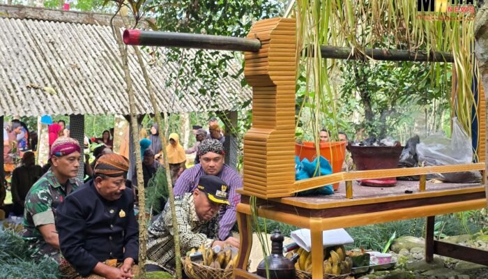 Bupati Tulungagung Hadiri Tradisi Adat Dumadining Thani Marurup di Desa Nglurup Sendang