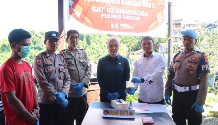 Lagi, Polres Fakfak Musnakan Narkotika Jenis Ganja