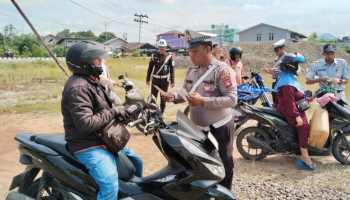Operasi Patuh Kapuas Satlantas Polres Kapuas Hulu Tilang Tujuh Pengendara
