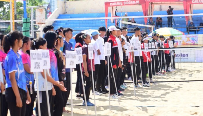 Semarak Hari Bhayangkara Ke-79, Kejurnas Voli Pantai Antar Klub U-17 MAVI Cup 2025 Berlangsung di Sidoarjo