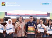 Bupati Karo Hadiri Pemberangkatan Siswa Beasiswa Murni Perusahaan Pengelola CSR Kabupaten Karo 2025