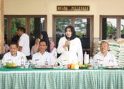 Bupati Subandi dan Wabup Mimik Idayana Monitoring Penyaluran Bantuan Pangan di Lima Desa