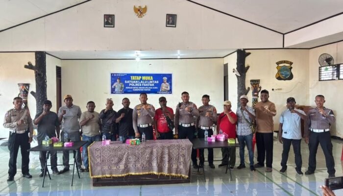 Jumpa Driver Ojek, Kasat Lantas Fakfak Ajak Jadi Pelopor Keselamatan