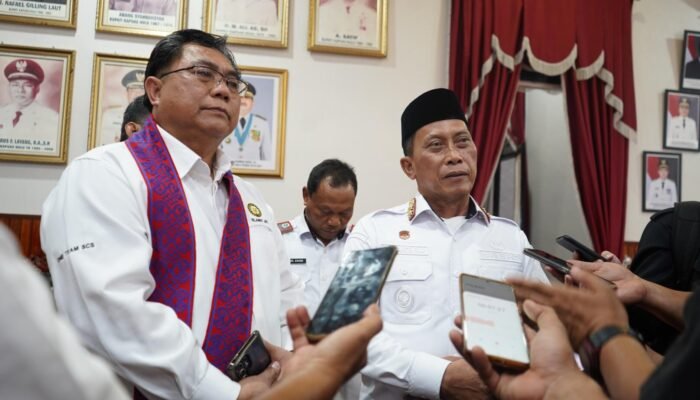 Kapuas Hulu dan Sarawak Jajaki Kerjasama Transportasi Darat