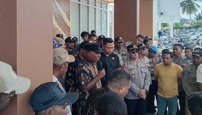 Polres Fakfak Kerahkan Ratusan Personil Amankan Aksi Demo Non Data Base