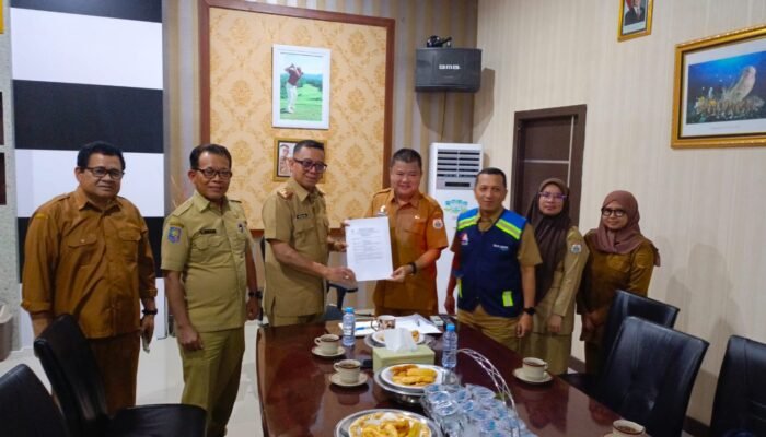 Kominfo Sulbar Serahkan Aplikasi SIPEMUDA ke Dispora: Langkah Maju Digitalisasi Pemerintahan