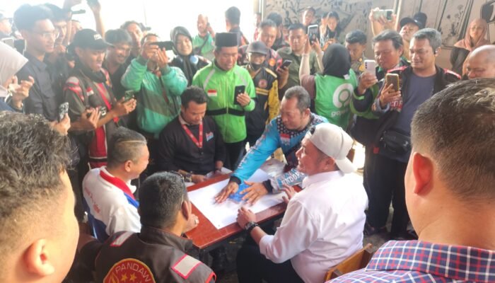 Herman Deru Buka dan Membaur Bersama Ratusan Ojol di Lomba Gaple HUT RI Ke 80 Tahun