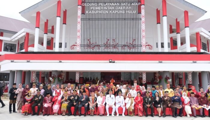 Perdana, Pemkab Kapuas Hulu Gelar Upacara HUT RI ke-80 di Halaman Gedung Pelayanan Satu Atap