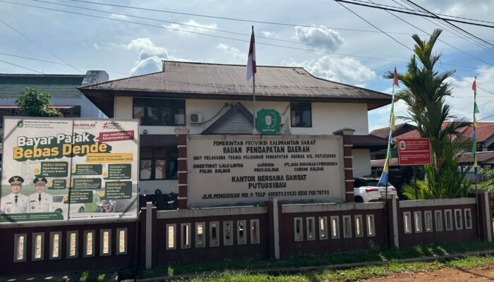 Kasatlantas Polres Kapuas Hulu dan KUPTPPD Pastikan Pelayanan Sudah Transparan Sesuai SOP