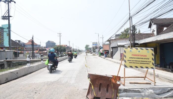 Pengerjaan Betonisasi Jalan Gedangan-Betro Hampir Rampung 100 Persen