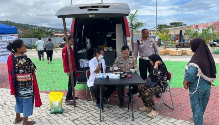Pengobatan Gratis dan Pangan Murah Polres Fakfak Warnai HUT RI Ke – 80