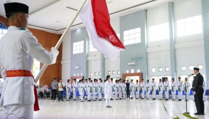 Wako Kukuhkan Paskibraka Kota Pagar Alam  