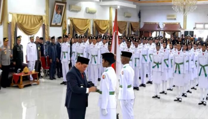 Kukuhkan Paskibra Fakfak 2025, Ini yang Diharapkan Bupati