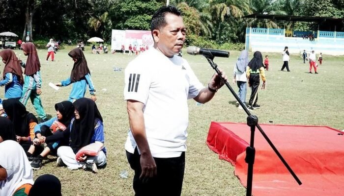 Bupati Batang Hari Diwakili Pj. Sekda Mula P. Rambe Lepas Peserta Jalan Sehat Semarak HUT RI ke-80