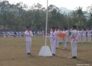 Didominasi Pelajar SMAN 1 Sungayang, Upacara HUT RI ke 80 Kecamatan Berjalan Khidmat