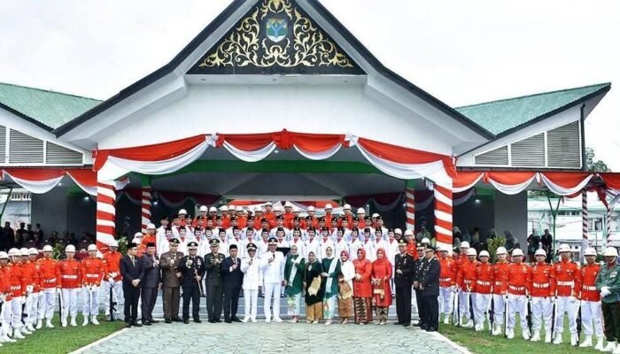 Peringati HUT ke-80 RI, Bupati Batang Hari Fadhil Arief Jadi Inspektur Upacara