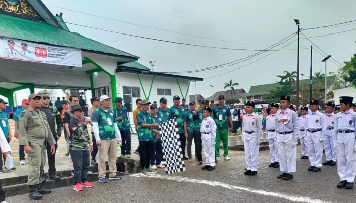 Wabup Melepas Pawai Pembangunan, Bupati Menyambut di Garis Finis