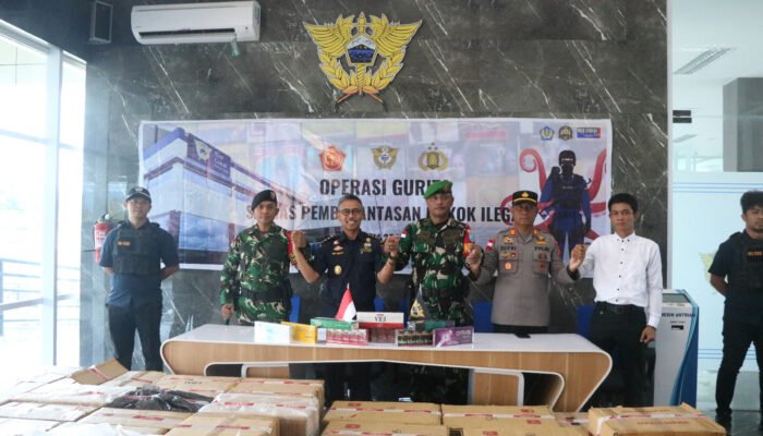 Bea Cukai Nanga Badau TNI – POLRI Gagalkan Peredaran Rokok Ilegal di Perbatasan