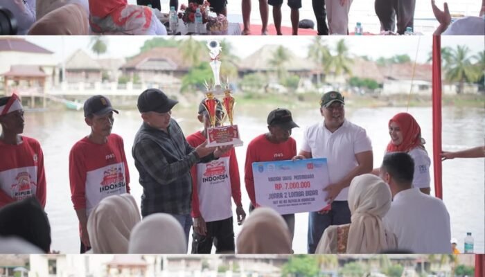 Tembus Finis Pertama Tim Lubuk Dalam Angkat Trofi Bidar Tradisional Sungai Komering 2025