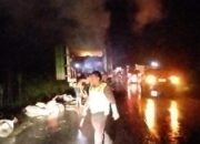 Truk Pengangkut Paket ‘Online Shop’ Terbakar di Jalan Palembang-Jambi