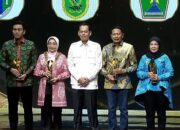 Bupati Fadhil Arief Raih Penghargaan Pemimpin Daerah Awards 2025