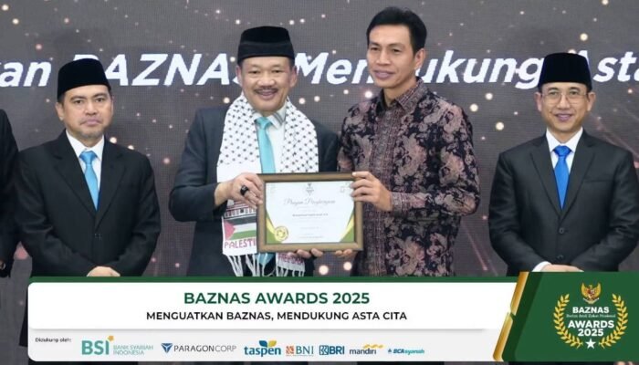 Bupati Batang Hari Raih Dua Penghargaan Nasional