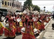 Perpaduan Adat dan Kesenian Daerah Pukau Penonton Saat Pawai Budaya Nusantara Kelurahan Mojolangu