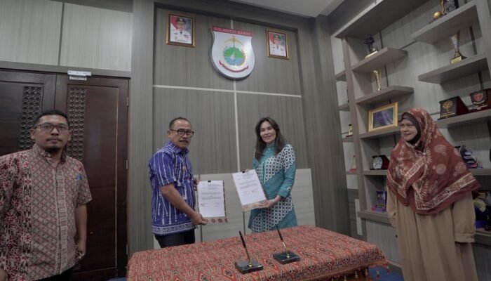 Gubernur Suhardi Duka Teken MoU dengan PT Mars untuk Pengembangan Kakao di Sulbar