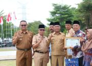 Wakil Bupati Musi Rawas H. Suprayitno Pimpin Apel Pagi Bersama dan Berikan Penghargaan kepada ASN Purna Tugas
