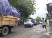 Keluhan Warga Soal Jalan Rusak di Desa Petunang Kembali Mencuat: “Kami Butuh Jalan Mulus, Bukan Janji”