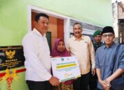 Bupati Subandi Serahkan Kunci RTLH yang Selesai Direnovasi