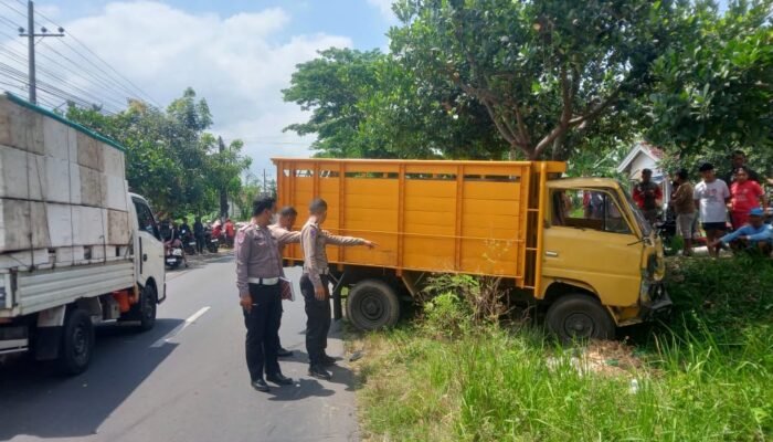 Breaking News! Kecelakaan Maut di Tulungagung, Pemotor Blitar Tewas Tertabrak Truk yang Serobot Jalur