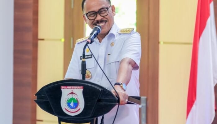 Gubernur Sulbar: Kepala Desa Harus Jadi Contoh, Jangan Foto Makan di Tempat Mewah