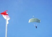 Pangdivif 2 Kostrad Tinjau Latihan Terjun Payung Brigif 18/Trisula di Grati