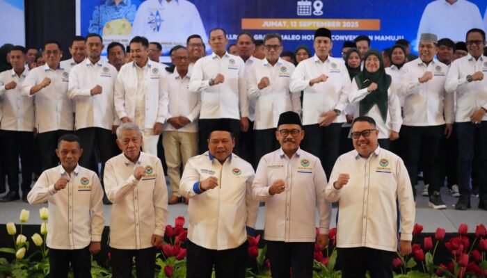 Gubernur Suhardi Duka Resmi Pimpin IKA PMII Sulbar, Keberagaman Profesi Pengurus IKA PMII adalah Kekuatan