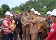 Gubernur Kalbar dan Bupati Kapuas Hulu Tinjau Pembangunan Jembatan Kecapah