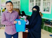 SPPG Desa Pahlawan Berikan Bingkisan ke Perwakilan Sekolah Penerima MBG