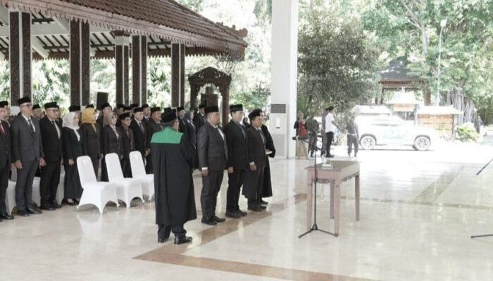 Bupati Subandi Lantik 61 Pejabat Pemkab Sidoarjo, Berikut Daftar Namanya