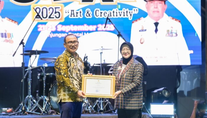 Gubernur Suhardi Duka Terima Penghargaan KEN, Gema Sulbar Diakui Jadi Event Unggulan Indonesia