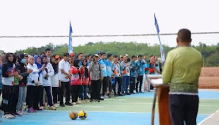 H.Arlan Resmi Buka Turnamen Bola Voli Walikota Cup 2025
