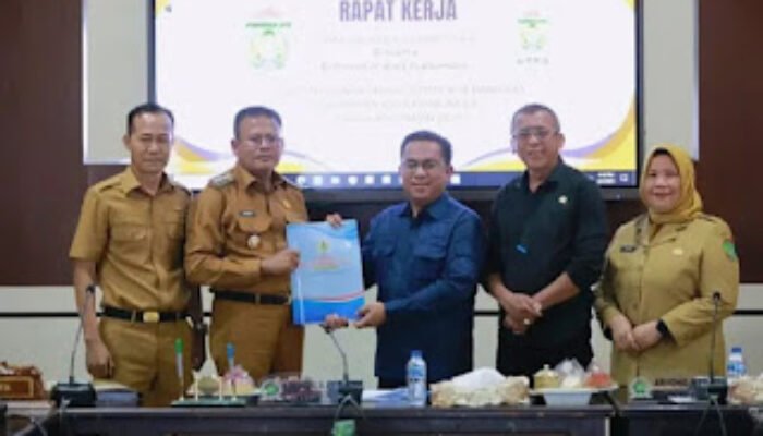 Walikota Prabumulih Hadiri Rapat Kerja Banggar DPRD dan Serah Terima KUA, PPAS Perubahan Anggaran 2025