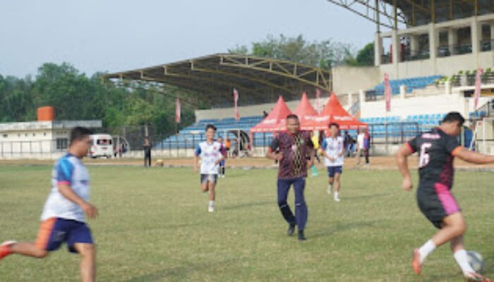 Wali Kota Prabumulih Cetak 5 Gol, Pemkot Menang Telak atas Tim Kades