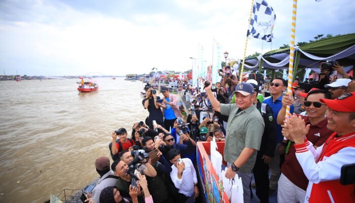 Gubernur Herman Deru Dorong Lomba Perahu Bidar Palembang Jadi Agenda Wisata Dunia