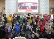 Rumah Dinas Wabup Mimik Idayana Digruduk Ibu-ibu, Perkenalkan Hasil Produk UMKM